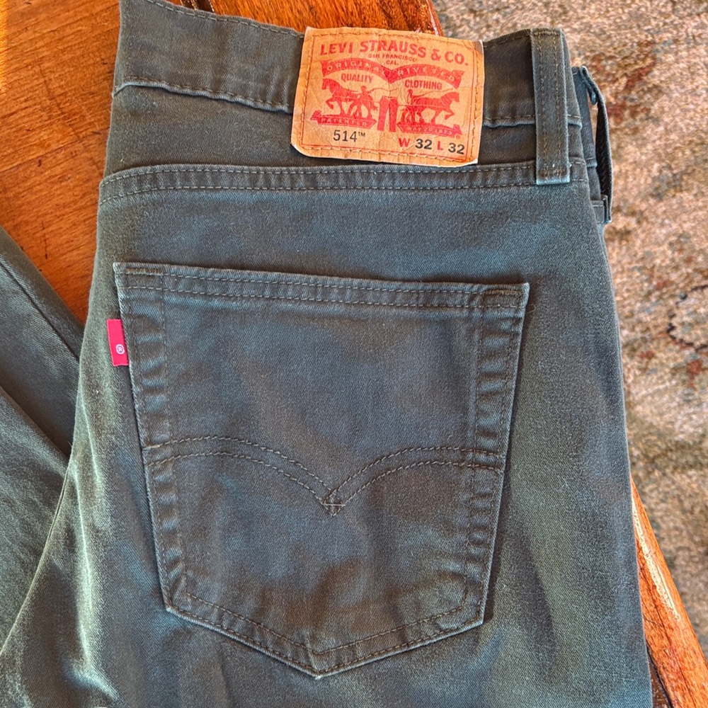 Levi's 514 Straight Fit Jeans in Dark Green